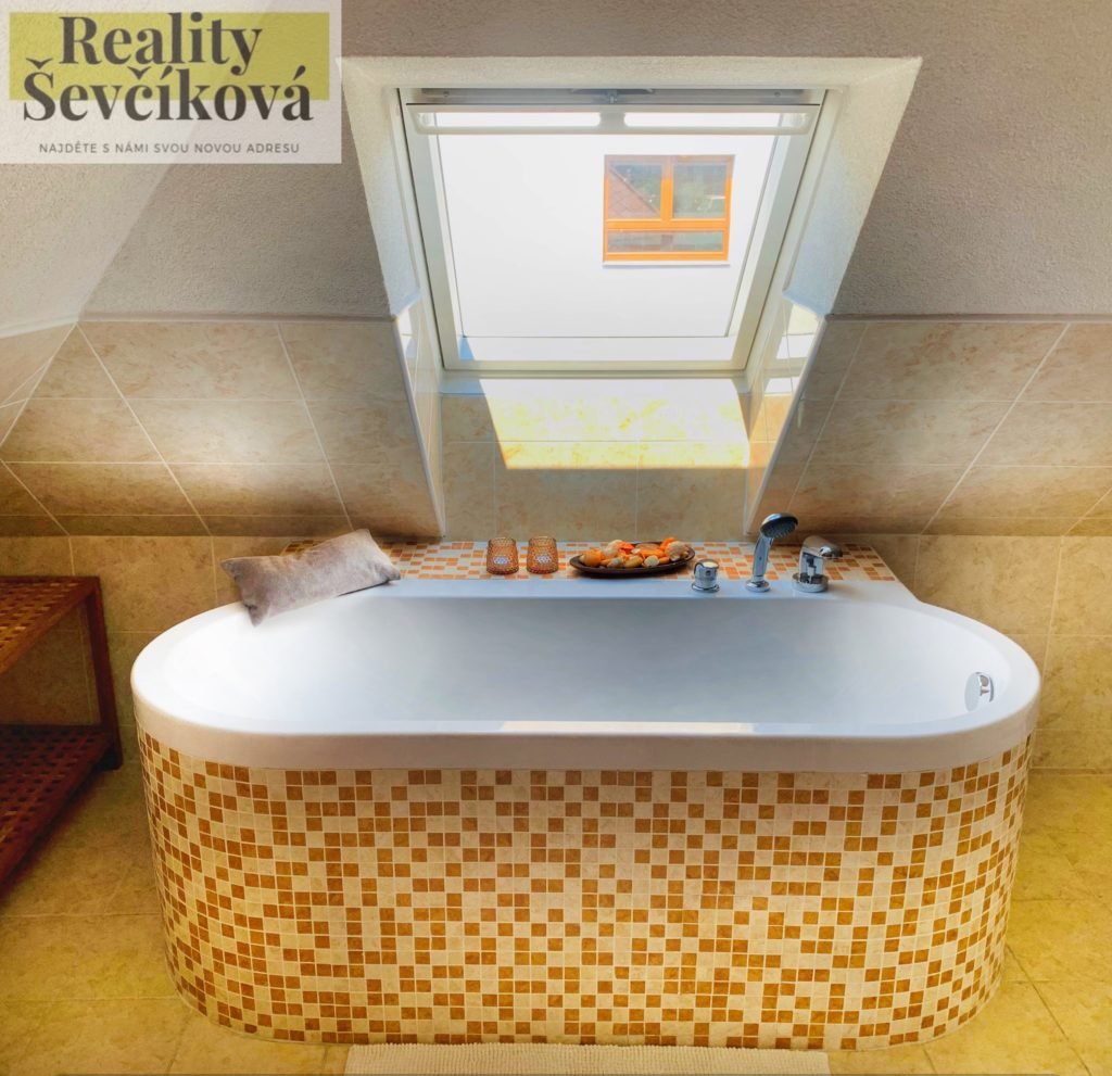 Pronájem nadstandardního 2+kk, 90 m2 – Pouchovská