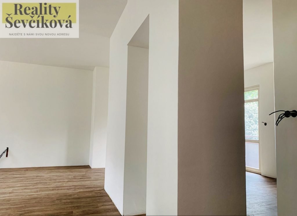 Prodej bytové jednotky se započatou rekonstrukcí, 74 m2 – Labská Kotlina