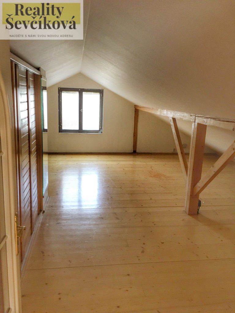 Prodej komerčního areálu, 2 675 m2 – Opatovice nad Labem