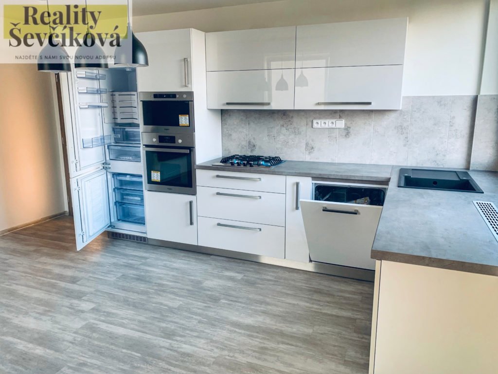 Prodej nadstandardního 3+kk se dvěma balkóny, 97 m2 – Stěžery