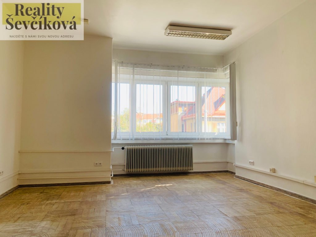 Pronájem prostorného 3+1, 96 m2 – Vrchlického