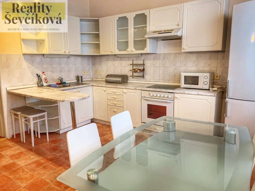 Pronájem zařízeného 1+1, 53 m2 – Nerudova