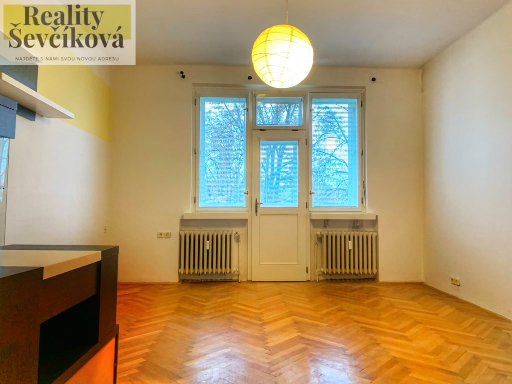 Pronájem zařízeného 1+1, 53 m2 – Nerudova