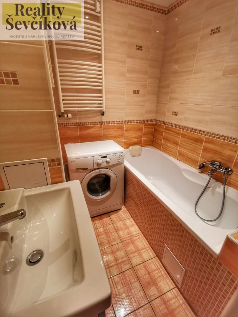 Pronájem zařízeného 1+1, 53 m2 – Nerudova