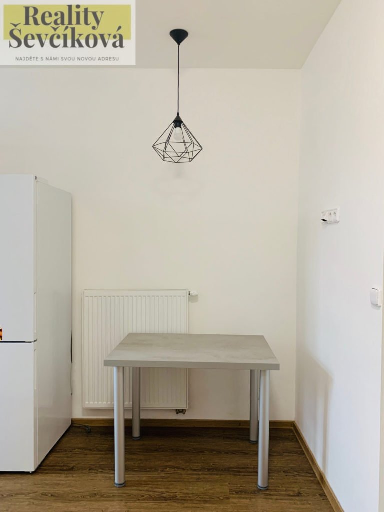 Pronájem 2+kk po celkové rekonstrukci, 45 m2 – Pavla Hanuše