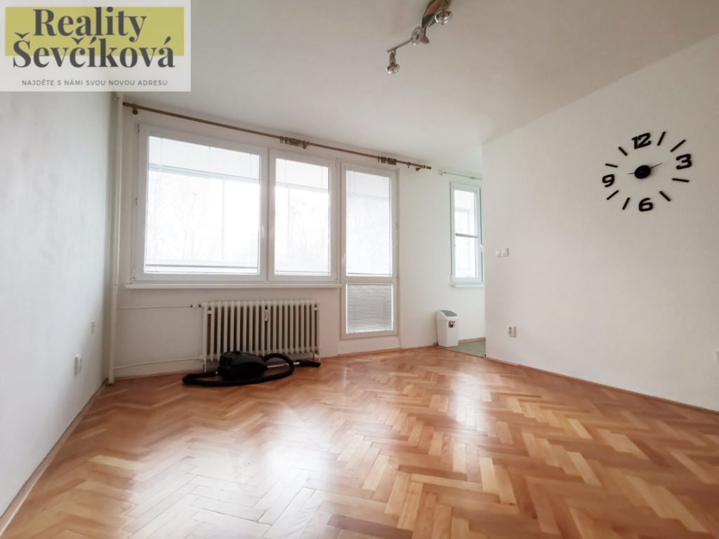 Pronájem 1+kk s lodžií, 35 m2 – Prodloužená, Pardubice