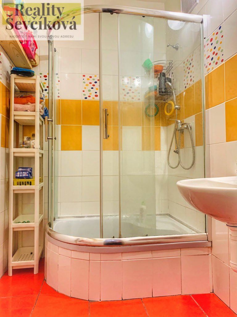 Prodej útulného 2+1 s balkónem, 57 m2 – Kpt. Nálepky, Pardubice