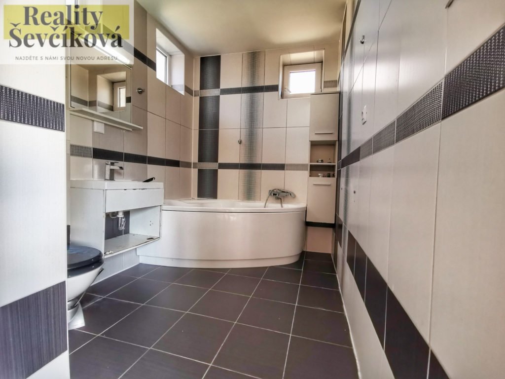 Prodej atypického domu, 481 m2 – Smiřice