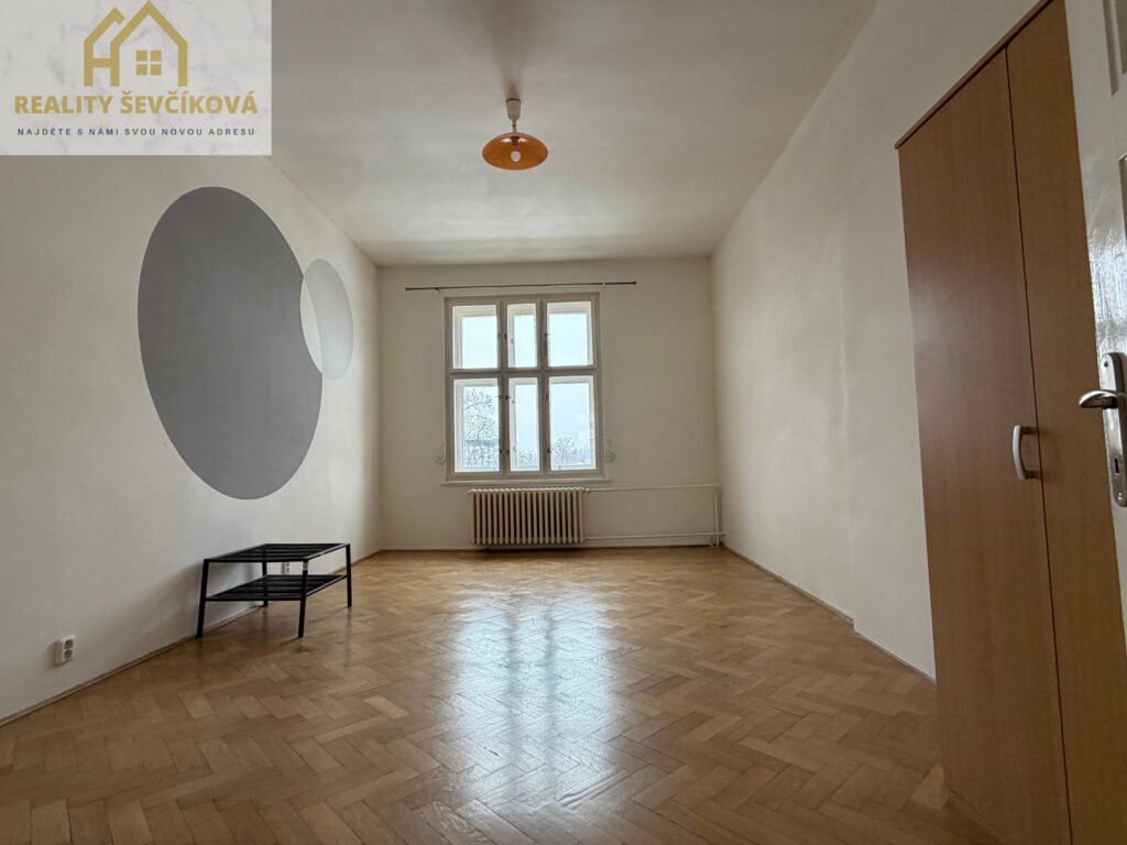 Pronájem 2+1 se dvěma balkóny, 90 m2 – Smetanovo nábřeží