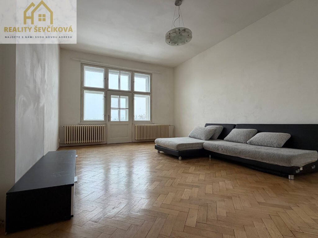 Pronájem 2+1 se dvěma balkóny, 90 m2 – Smetanovo nábřeží