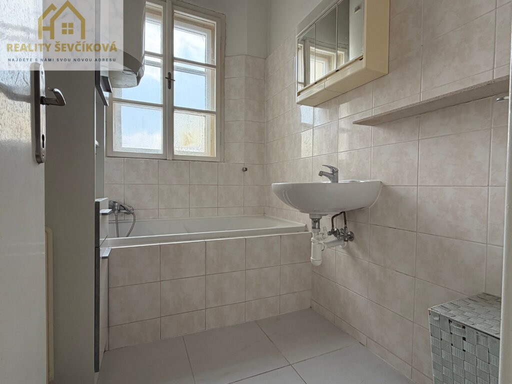 Pronájem 2+1 se dvěma balkóny, 90 m2 – Smetanovo nábřeží