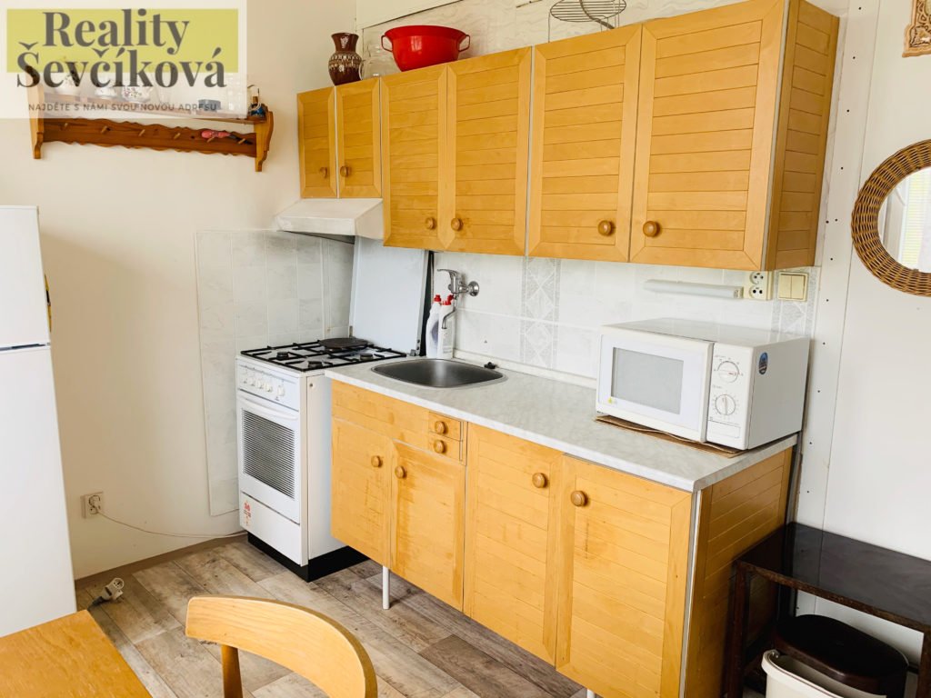 Pronájem zařízeného 1+1, 37 m2 – Štefánikova