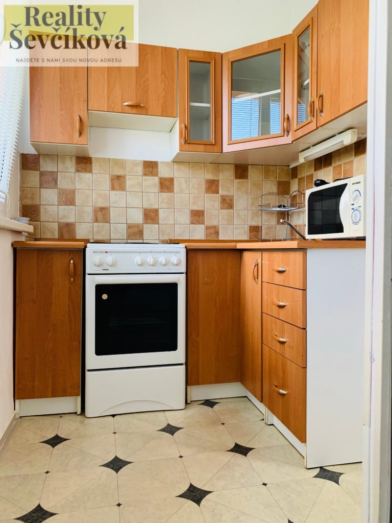 Prodej 3+kk po částečné rekonstrukci, 43 m2 – Myslivečkova