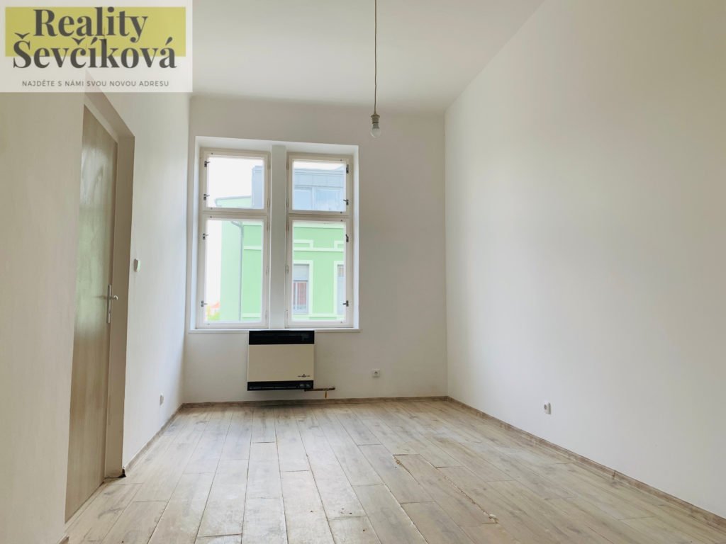 Pronájem 2+kk, 60 m2 – Na Střezině