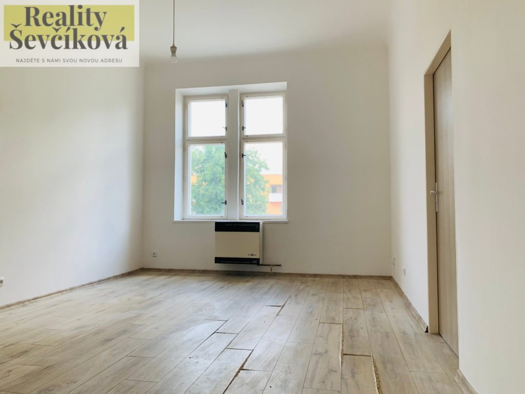 Pronájem 2+kk, 60 m2 – Na Střezině