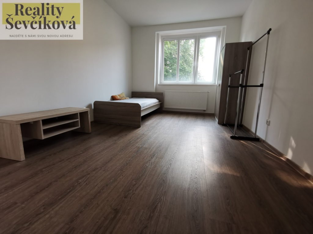 Pronájem zařízeného 1+1 po rekonstrukci, 40 m2 – Habrmanova