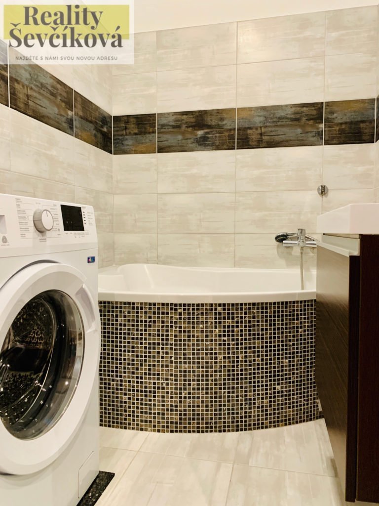 Pronájem kompletně vybaveného 2+1, 65 m2 – Štefánikova