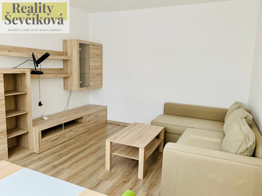 Pronájem kompletně vybaveného 2+1, 65 m2 – Štefánikova