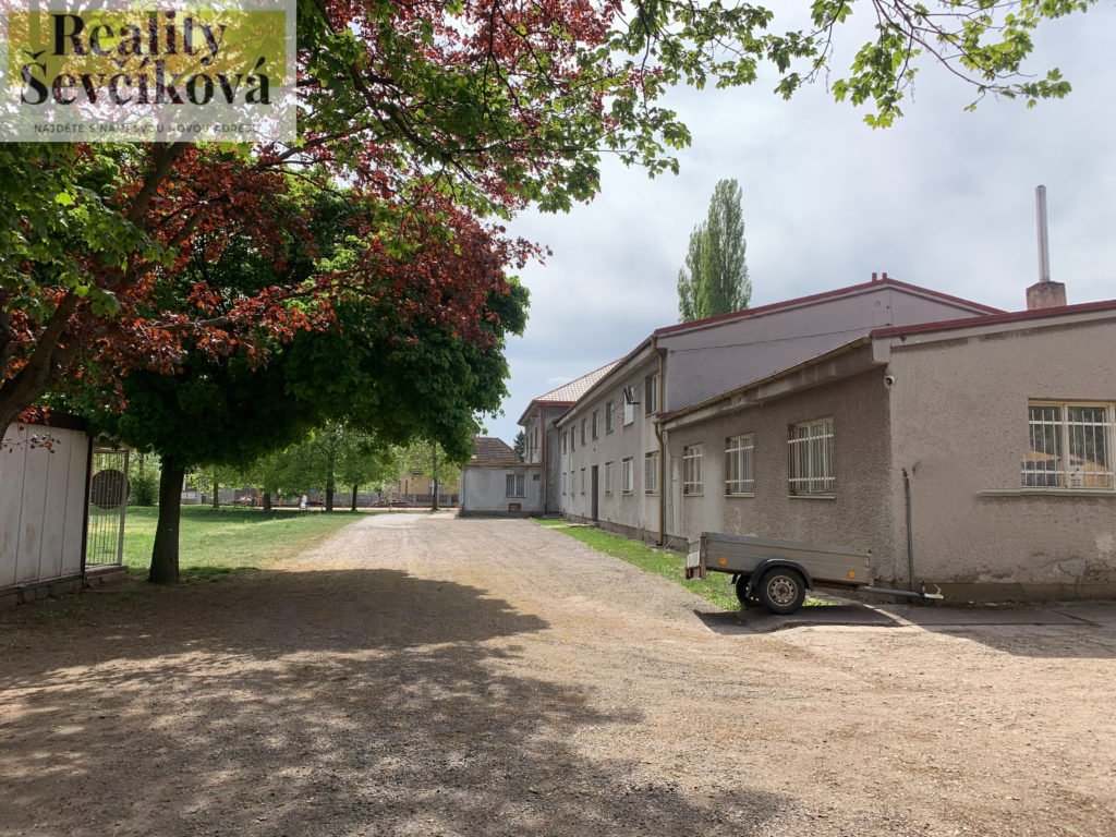 Pronájem skladu, 20 m2 – Plácky