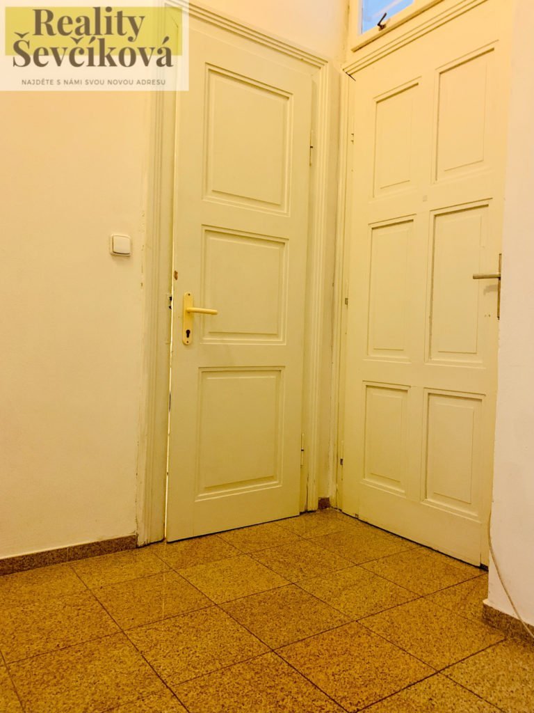 Pronájem 1+kk, 30 m2 – Smetanovo nábřeží