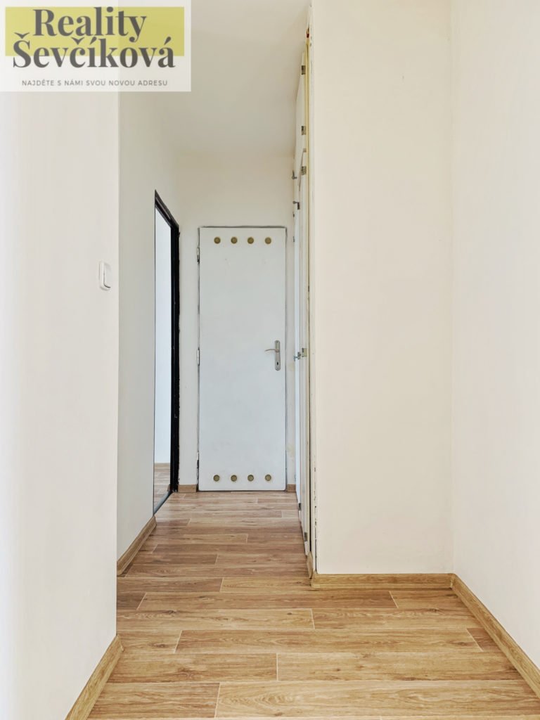 Prodej světlého 3+1 s lodžií, 71 m2 – Hrubínova