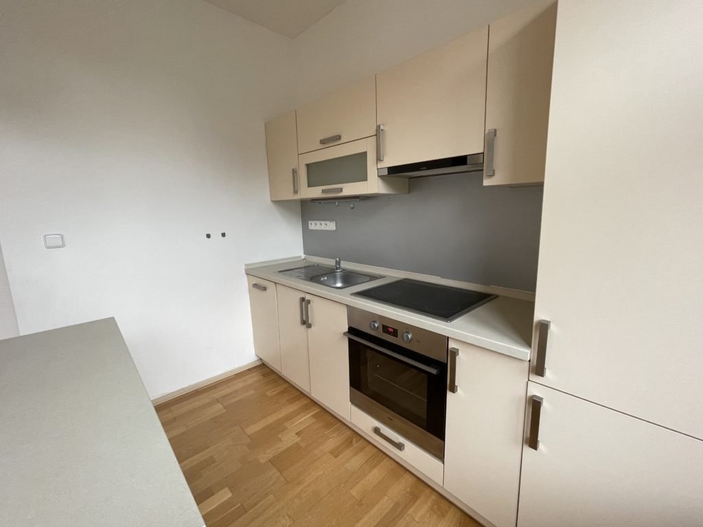 Pronájem pěkného 2+kk, 76 m2 – Chelčického