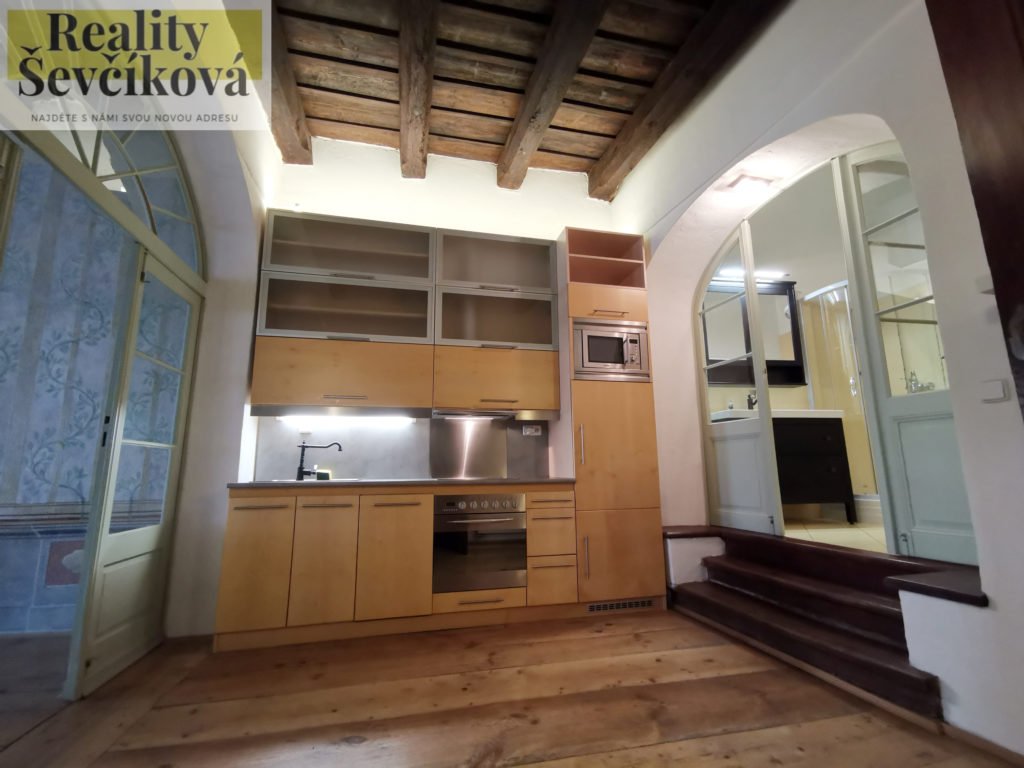 Pronájem reprezentativních kancelářských prostor, 88 m2 – Karla Tomana, Velké náměstí