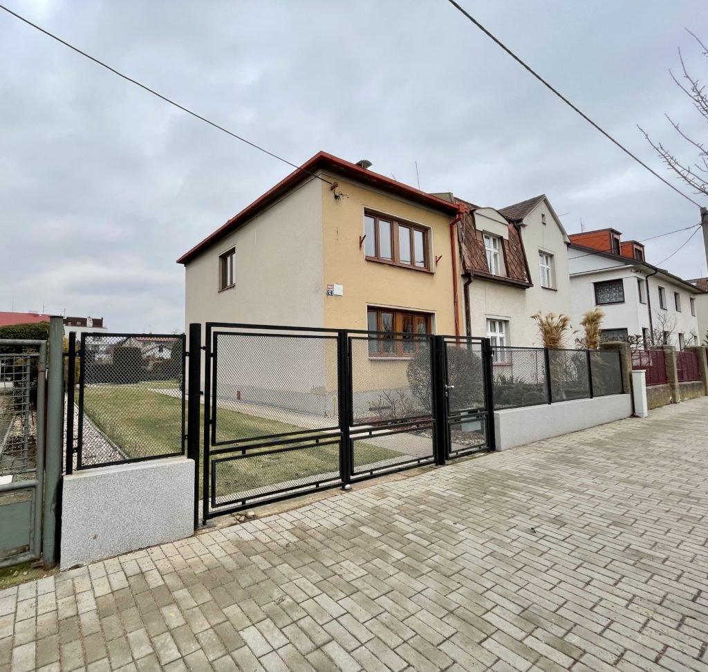 Prodej rodinného domu 3+1, 589 m2 – Foerstrova