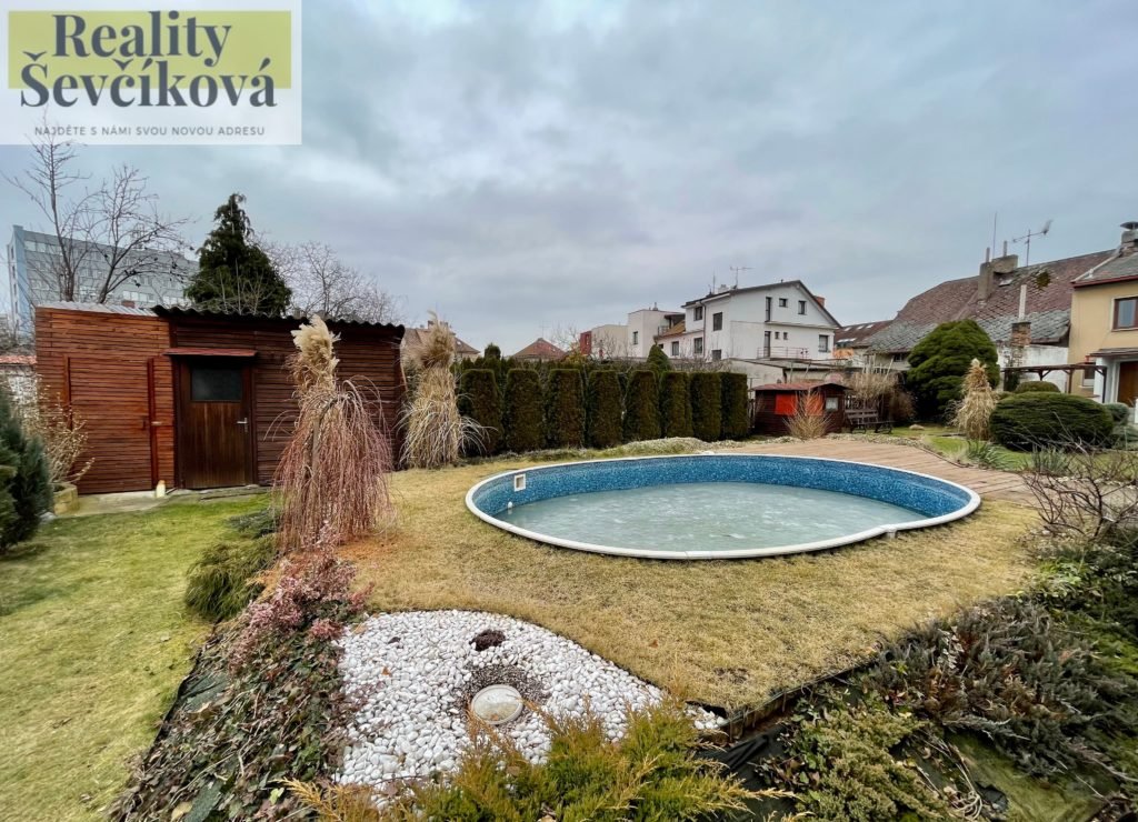 Prodej rodinného domu 3+1, 589 m2 – Foerstrova