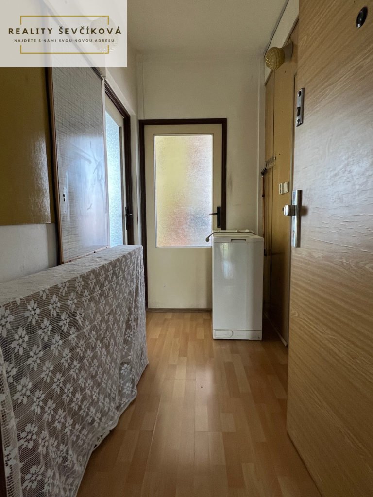 Prodej bytu 1+1 s komorou, 32 m2 – Brožíkova, Hradec Králové