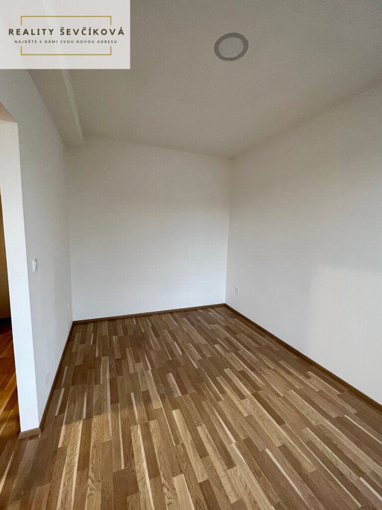 Pronájem novostavby 1+kk v centru, 37 m2 – nám. T. G. Masaryka, Holice