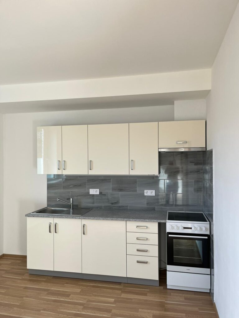 Pronájem novostavby 1+kk v centru, 37 m2 – nám. T. G. Masaryka, Holice