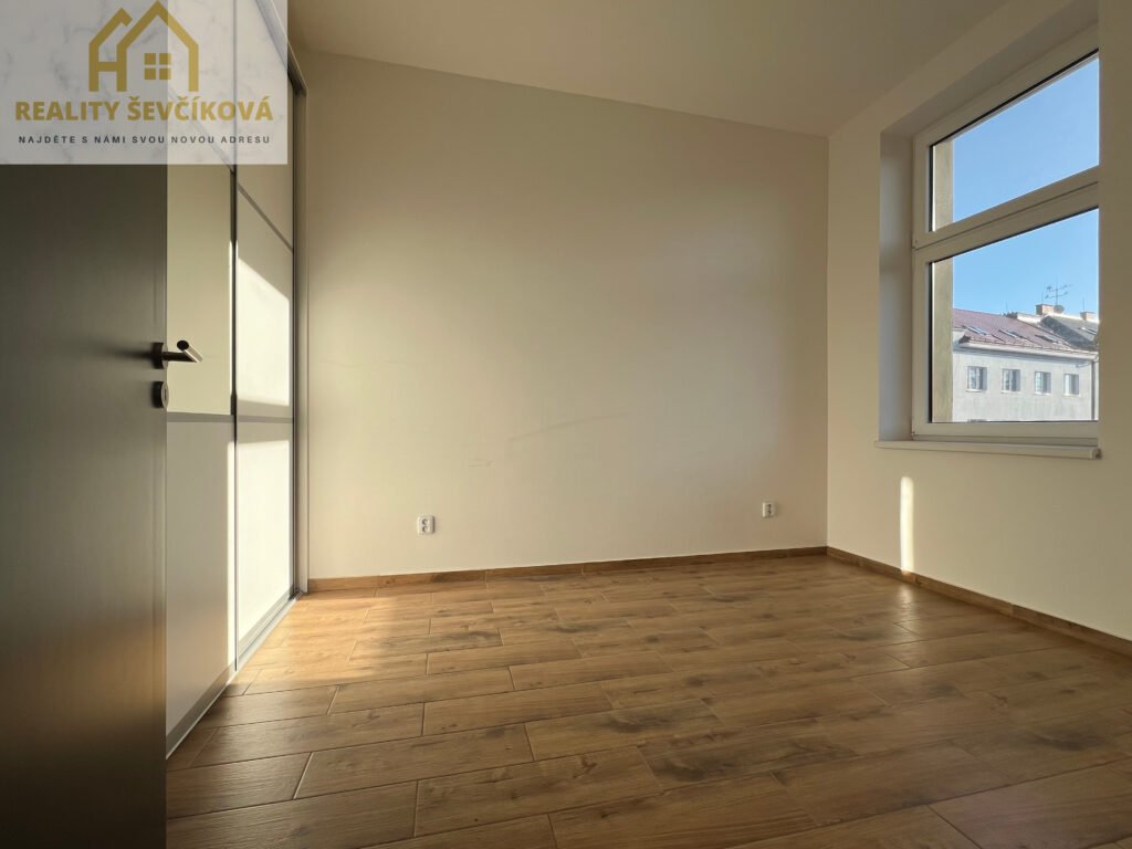 Pronájem 2+kk rekonstrukci, 45 m2 – Habrmanova