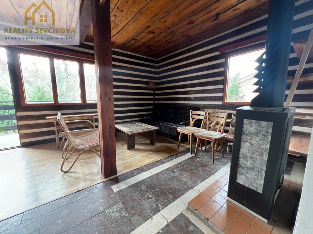 Pronájem celoročně obyvatelné chaty, 407 m2 – Býšť