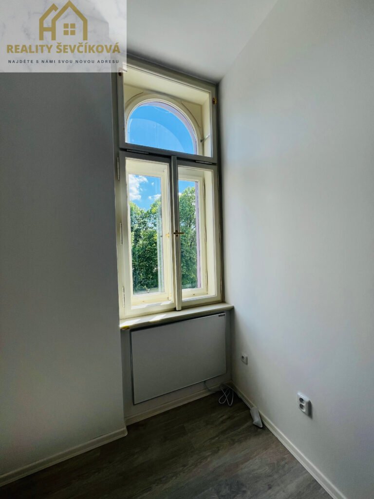 Pronájem 3+kk po celkové rekonstrukci, 65 m2 – Tylovo nábřeží