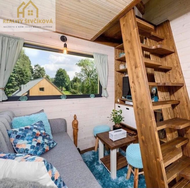 Kompletně zařízený tiny house s terasou v Boho stylu, 22 m2 + 19 m2 terasa