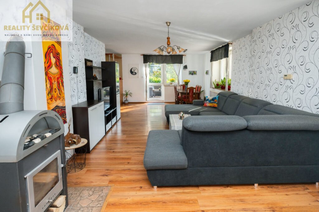 Prodej rodinného domu 5+kk, 568 m2 – Karlov, Stará Paka