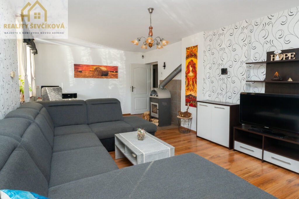 Prodej rodinného domu 5+kk, 568 m2 – Karlov, Stará Paka