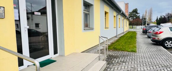 Pronájem kanceláře, 18 m2 – Podnikatelské centrum, ul. Bieblova