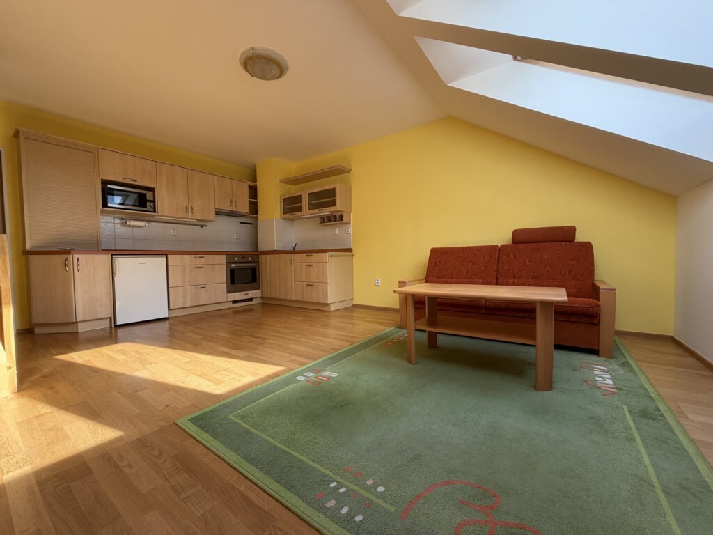 Prodej atypického mezonetu 2+kk, 86 m2 – Šafránice, Náchod