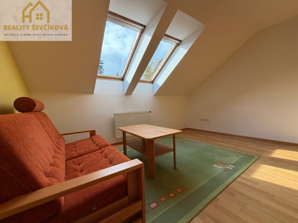 Prodej atypického mezonetu 2+kk, 86 m2 – Šafránice, Náchod