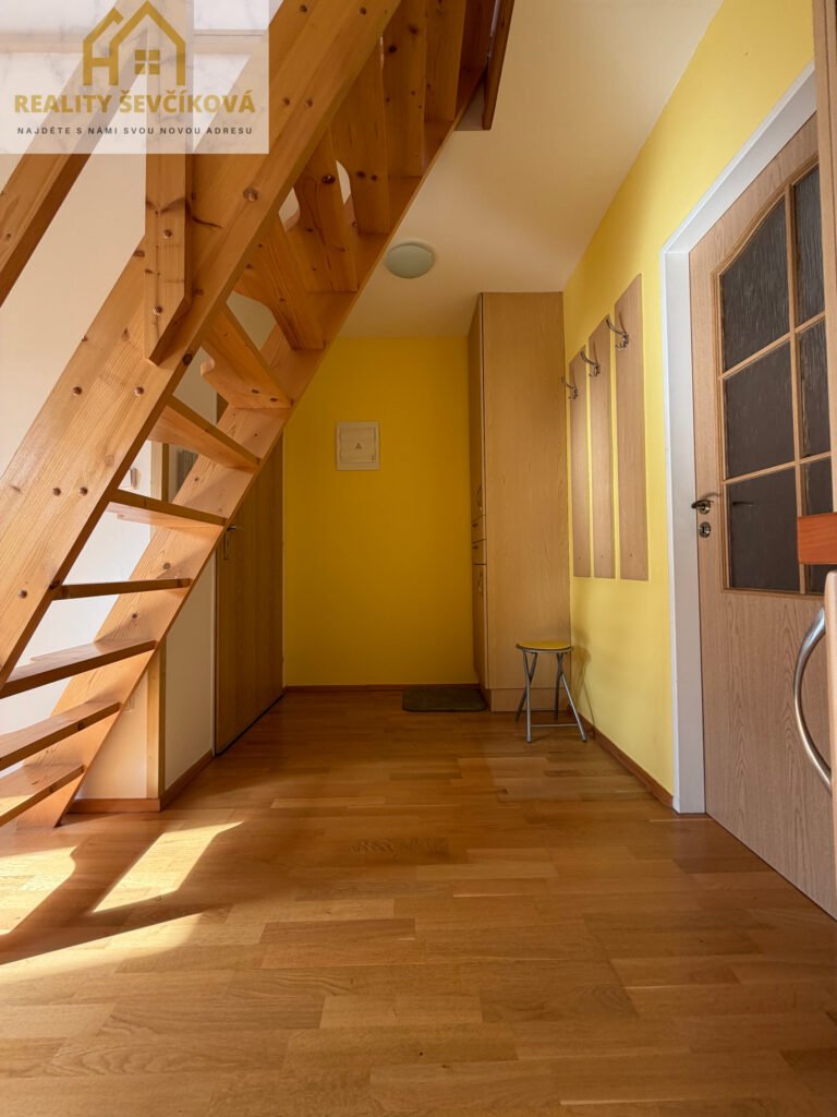 Prodej atypického mezonetu 2+kk, 86 m2 – Šafránice, Náchod