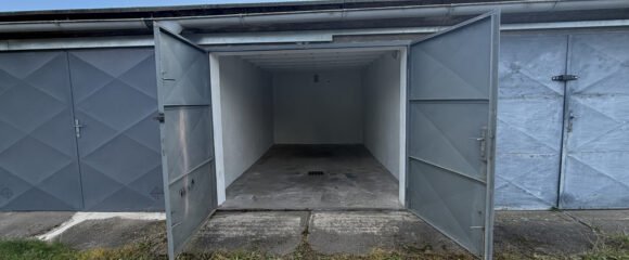 Prodej garáže, 18 m2 – Čajkovského, Hradec Králové
