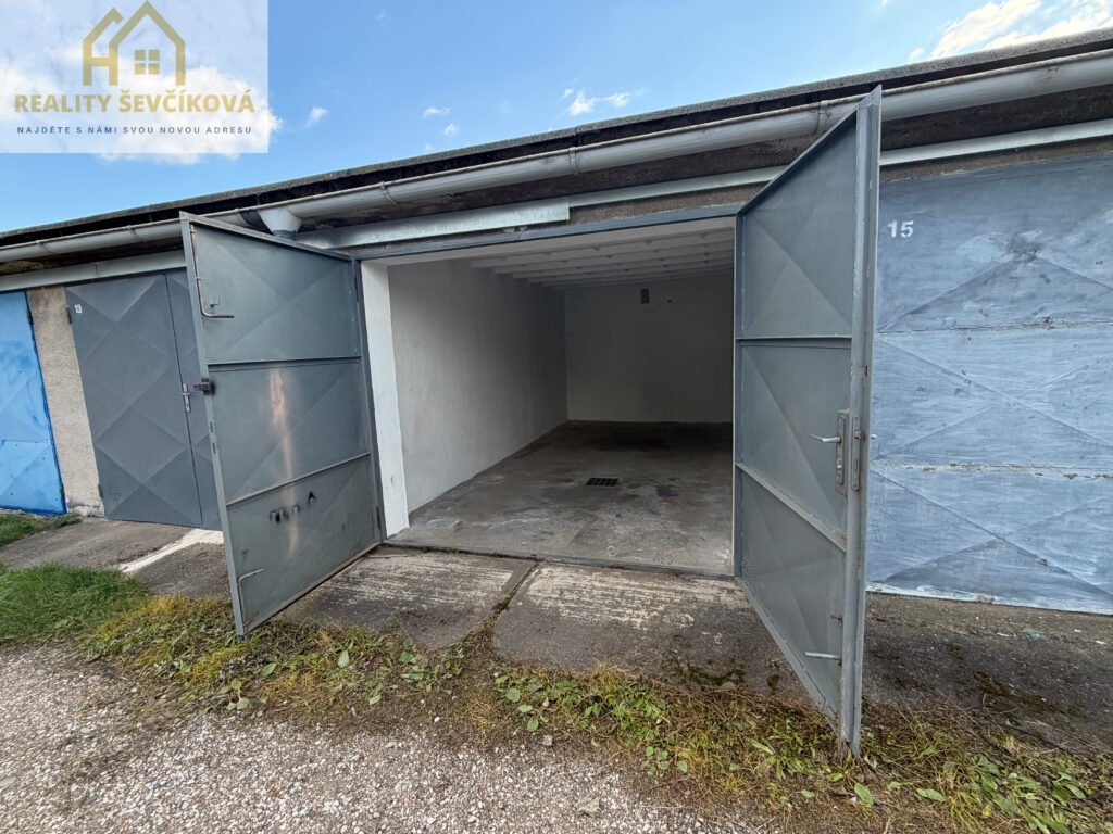 Prodej garáže, 18 m2 – Čajkovského, Hradec Králové