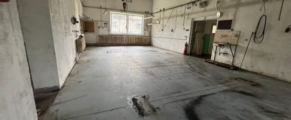 Komerční objekt/autoservis